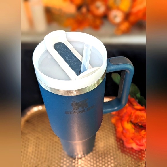 Stanley Quencher H2.0 Flowstate Tumbler 40oz stormy sea navy blue - Picture 2 of 2